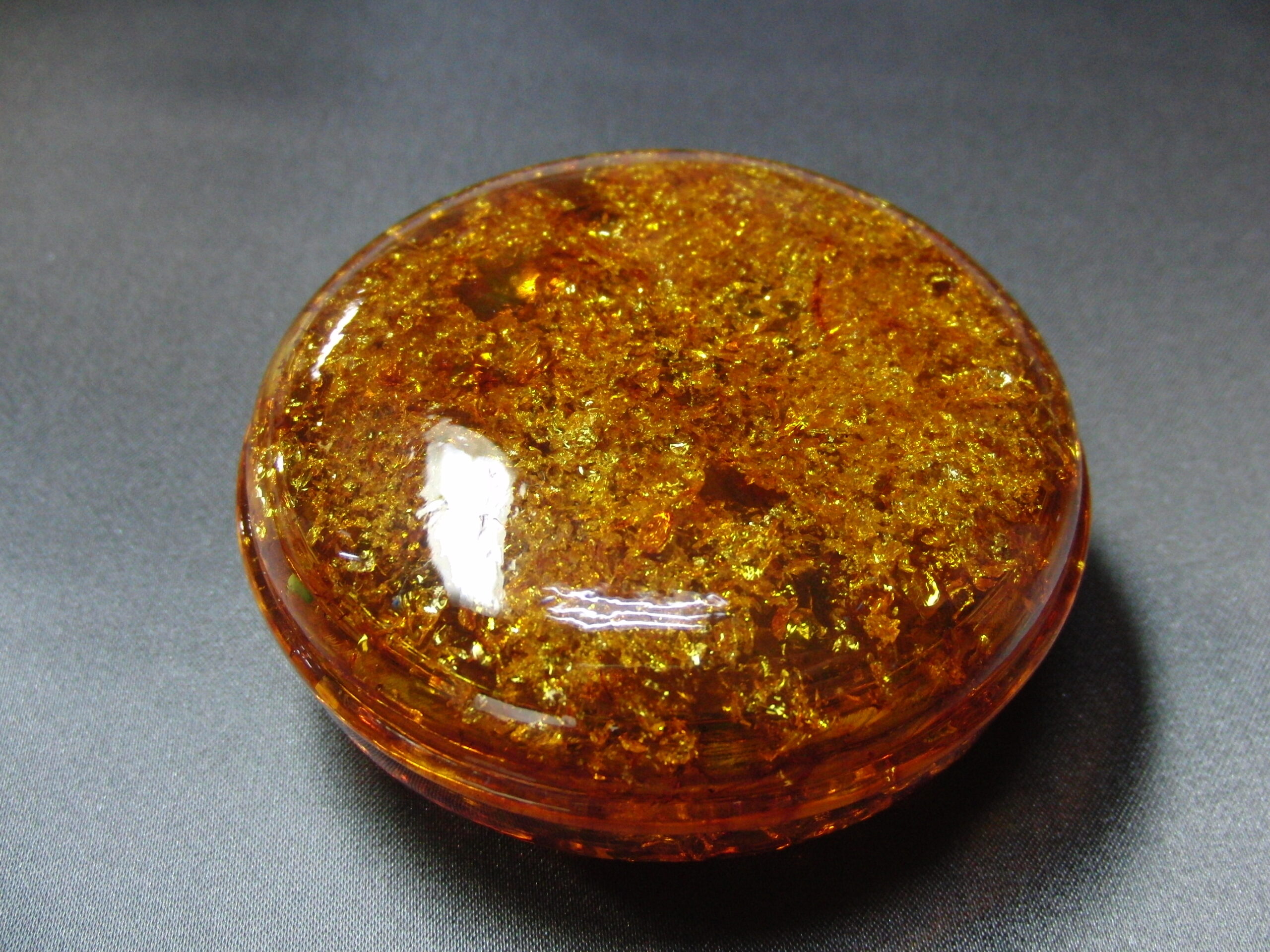 圧縮琥珀　香合　蛤型