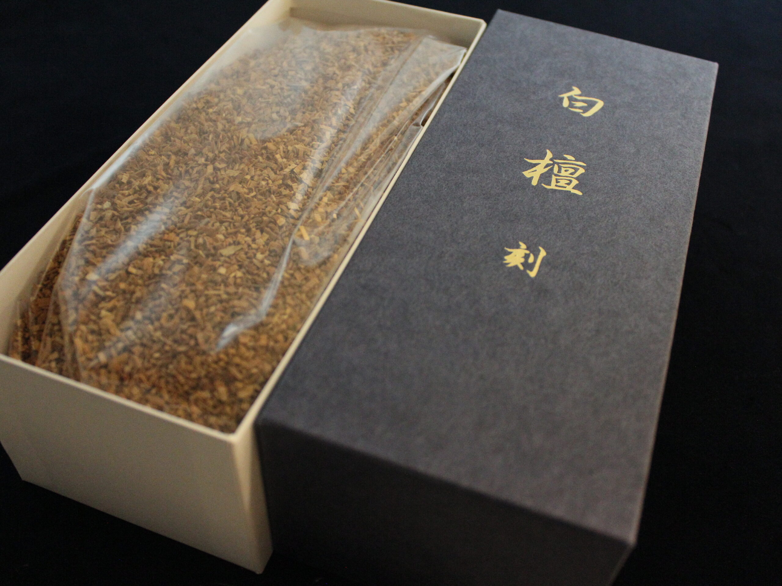 白檀　刻み　箱入り　※目方のご指定頂けます。
