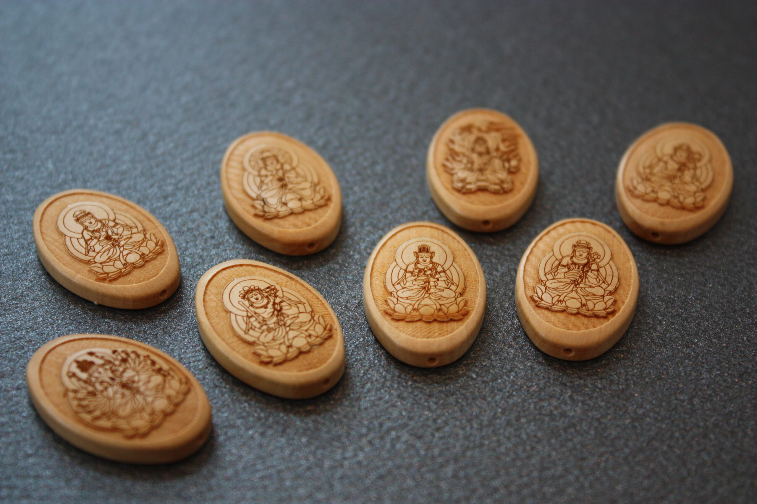 柘　レーザー八体佛 縞黒檀　貝象嵌加工