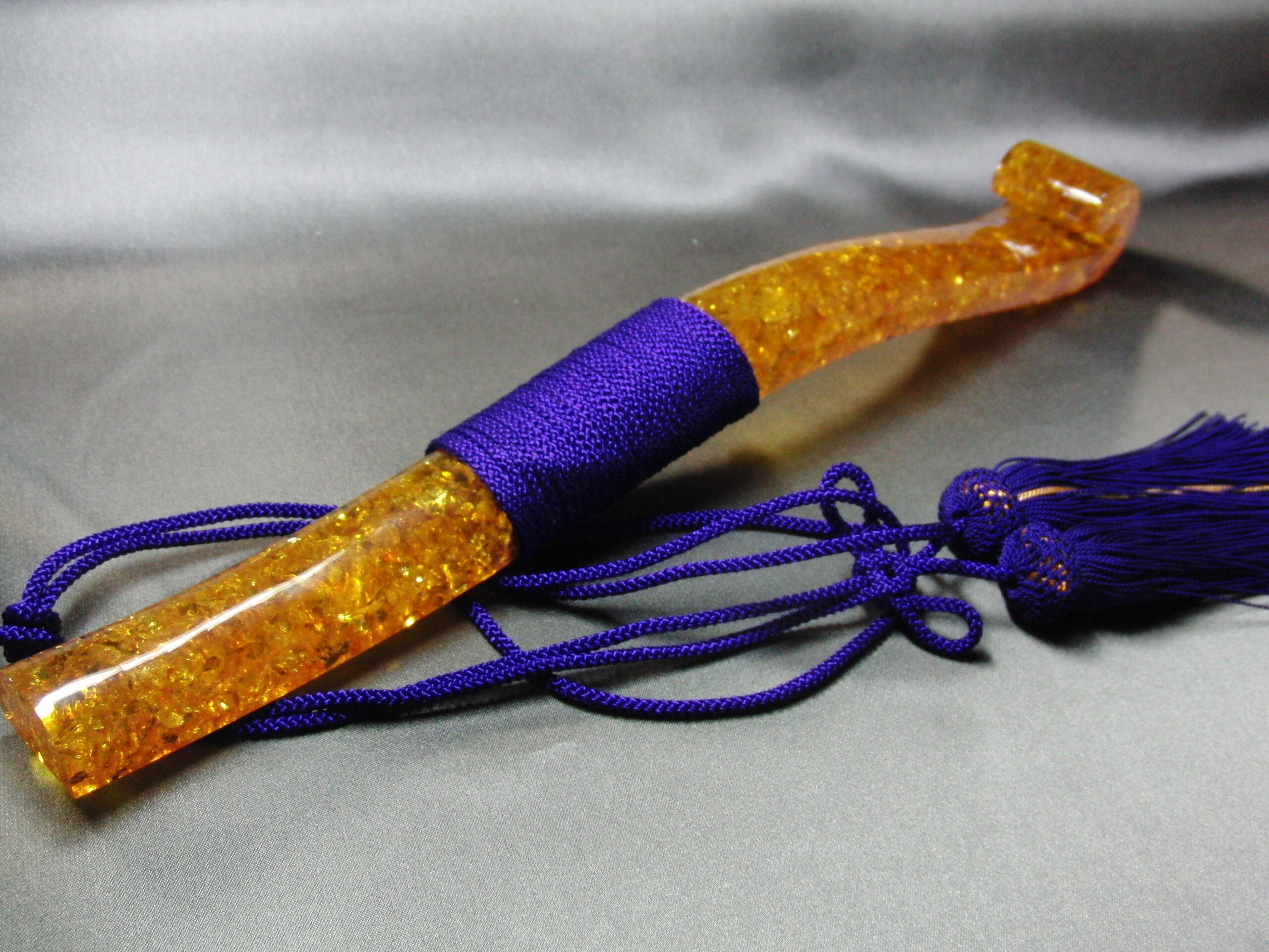 圧縮琥珀　笏正絹房付