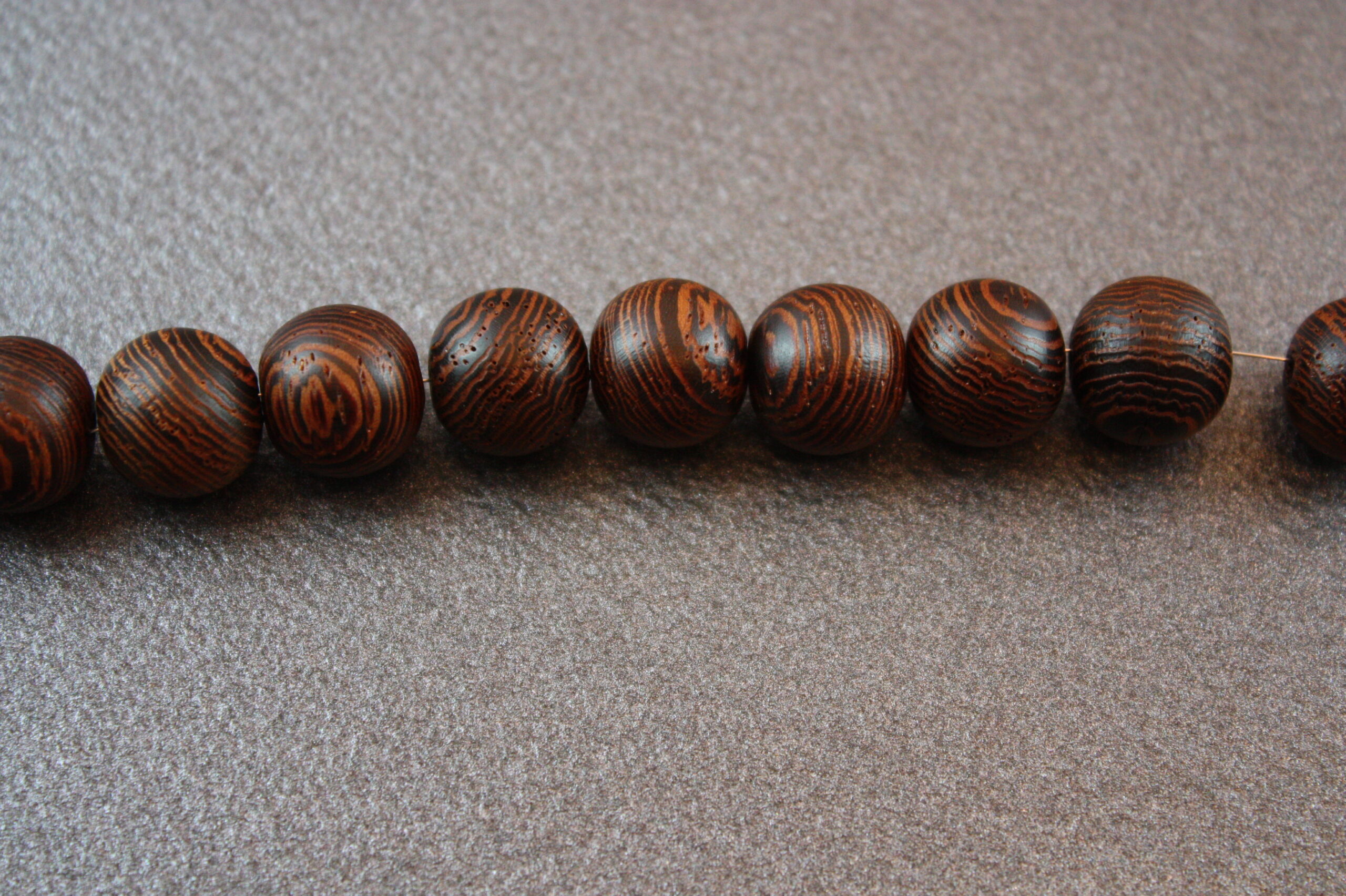 鉄刀木（タガヤ）　素挽