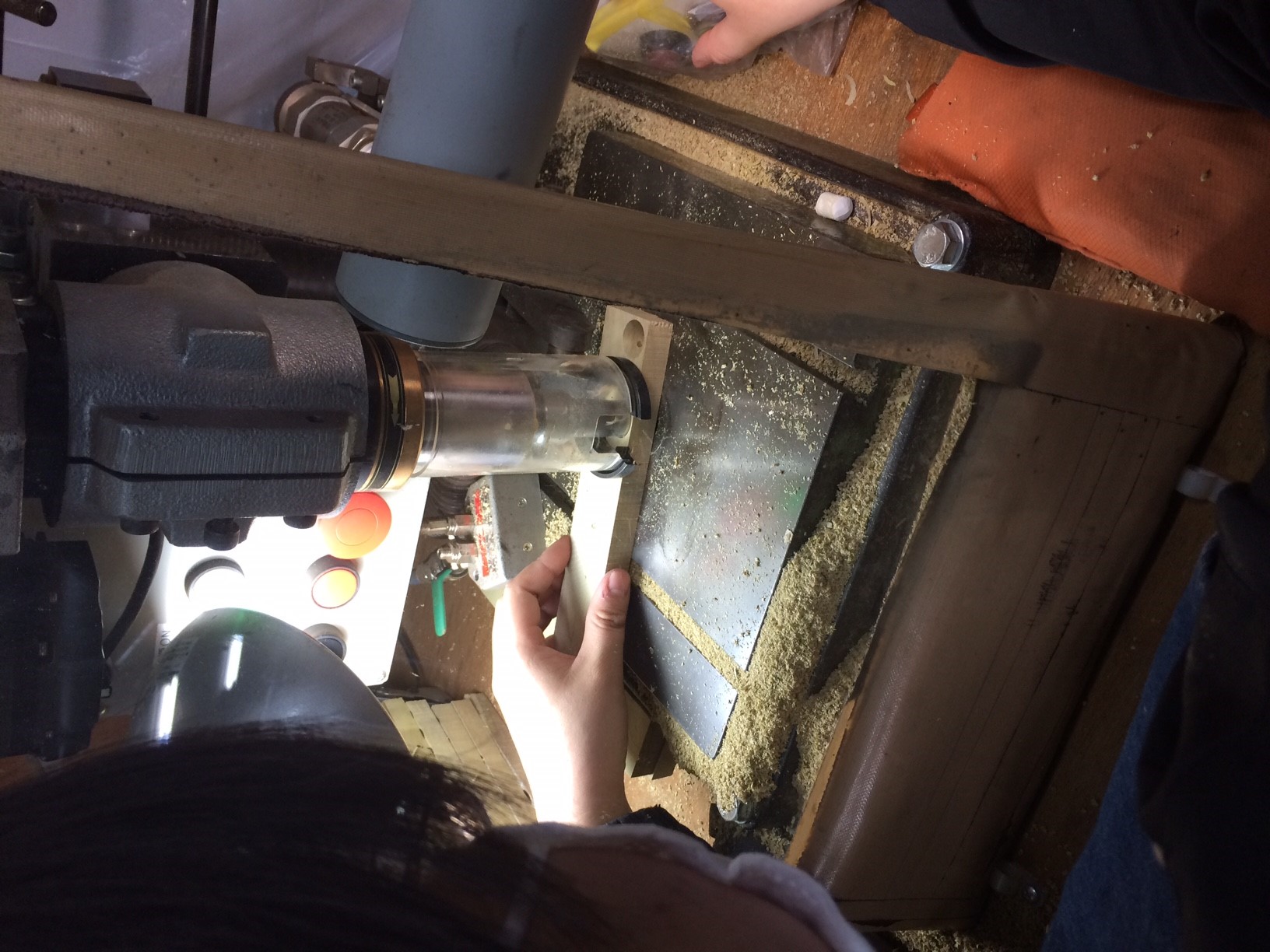 古材加工：ボール盤